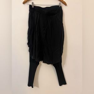 Penelope’s Sphere small pants with apron front